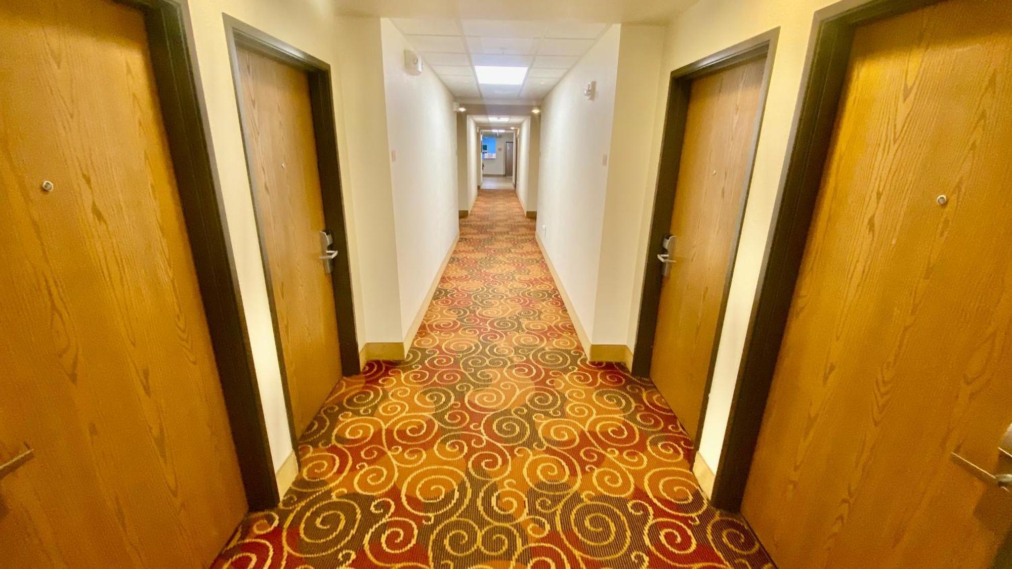 Park View Inn & Suites Hoisington Near Great Bend Extérieur photo